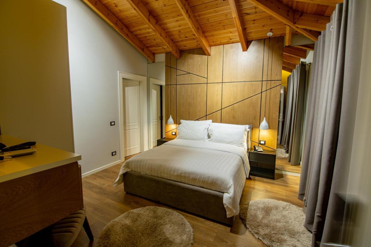 Tree Hotel Korce Luaran gambar